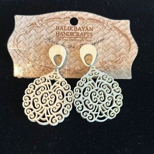 NWT Balikbayan Handcrafted Wood Laser Cut Lightweight Earrings
